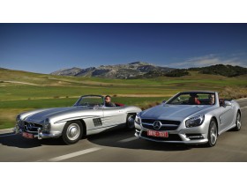 Знакомимся с родстером Mercedes-Benz SL 500 и его предками